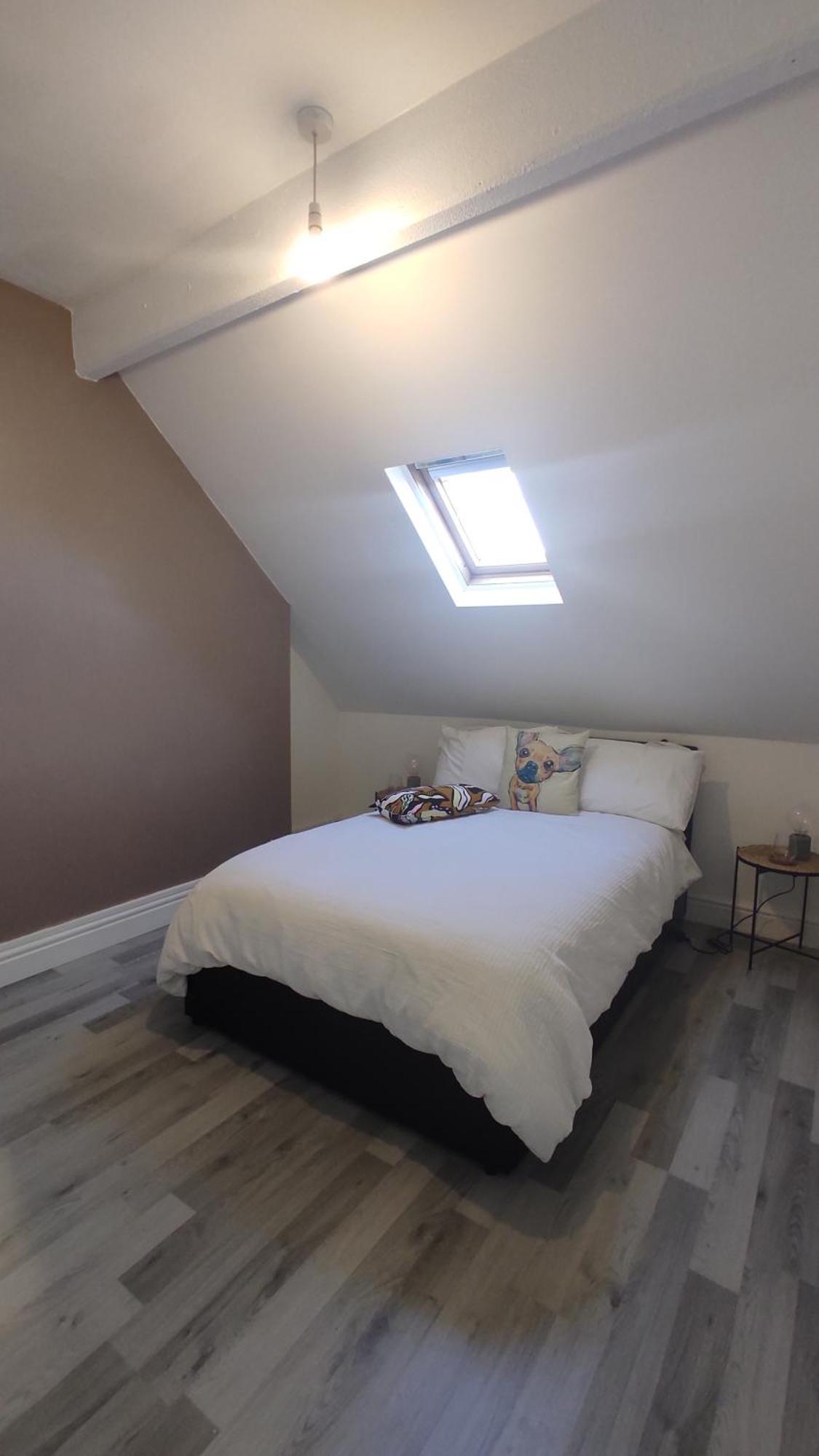 Casa Jimenez - Close To Town With Shared Bathroom كارديف المظهر الخارجي الصورة